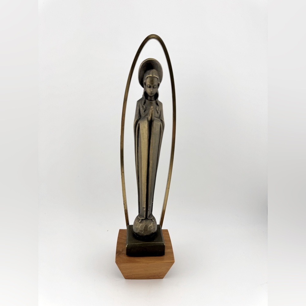 Elegant Bronze Colored Sculpture with Wooden Base Praying Madonna - Picture 1 of 7
